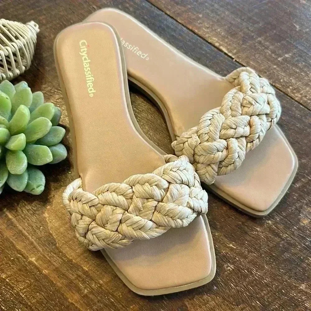 CityClassified | Woven Strap Square Flat Slide Sandals